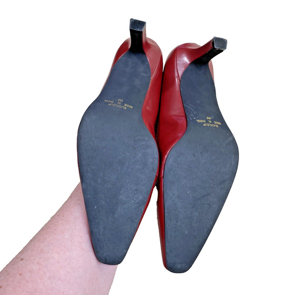 Vintage Carriage Court Buckleup Red Pumps Gold Buckles 9M Mid Heel Career Shoes - Picture 10 of 12